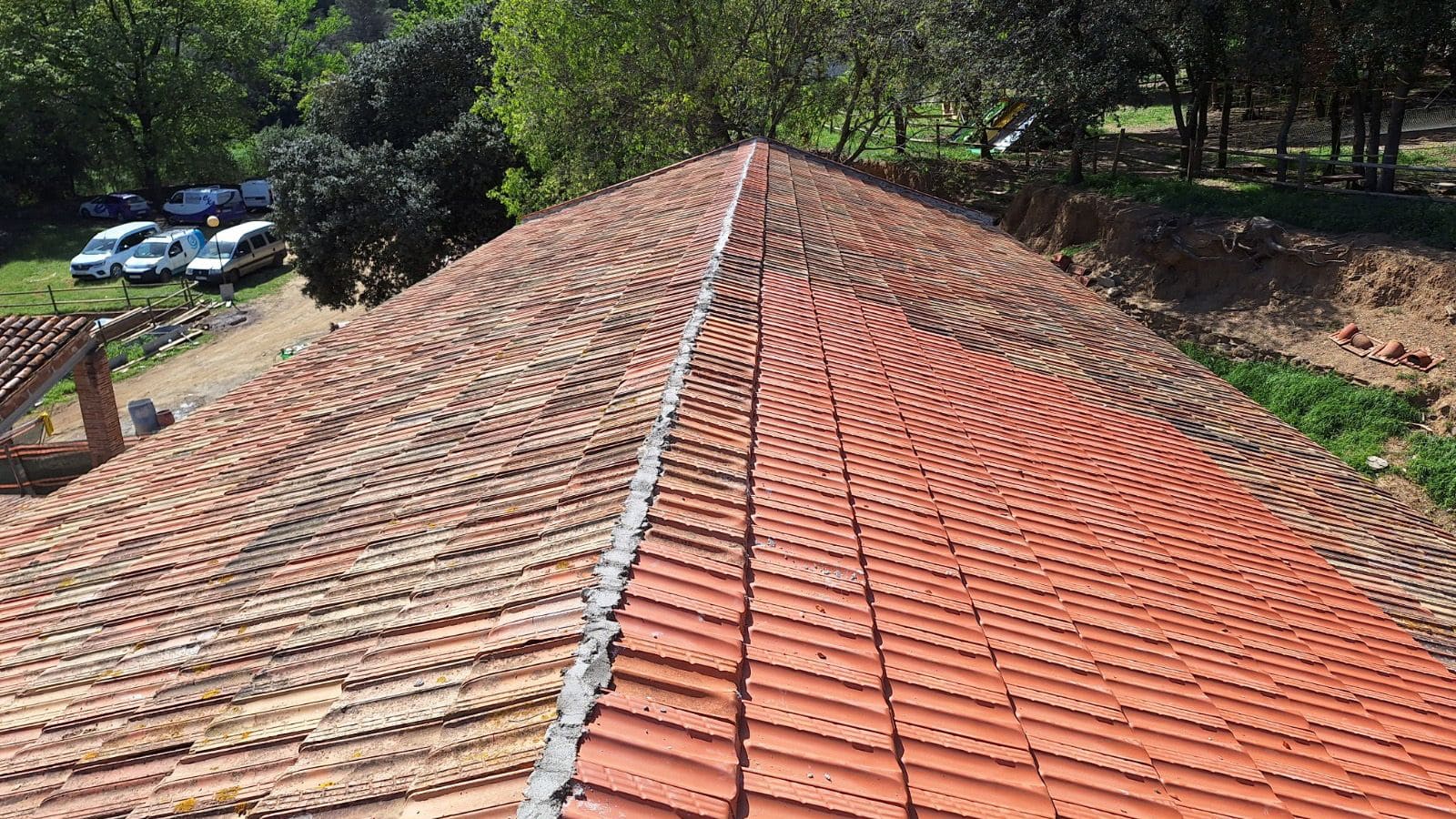 Reconstrucció de teulat aprofitant els elements originals